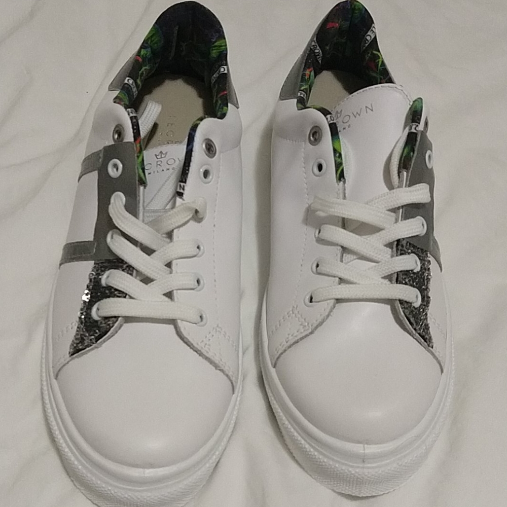 Le Crown White Sneakers